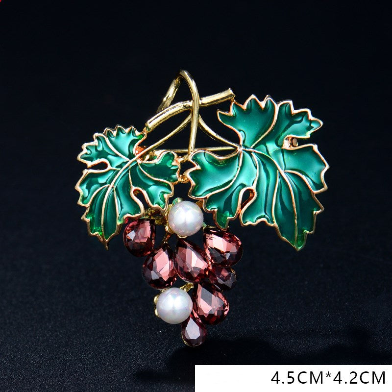 Grapevine Treasure: A Brooch for Wine Lovers